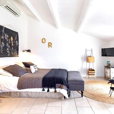Suite Sur La Sorgue LʼIsle-sur-la-Sorgue Esterno foto