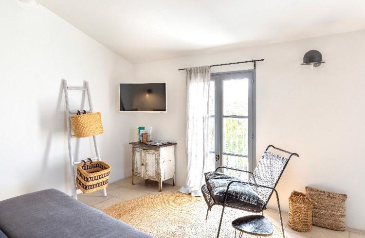 Suite Sur La Sorgue LʼIsle-sur-la-Sorgue Esterno foto