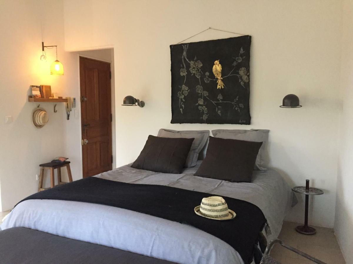 Suite Sur La Sorgue LʼIsle-sur-la-Sorgue Esterno foto