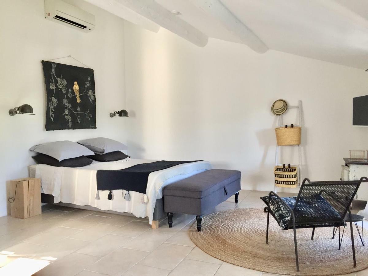 Suite Sur La Sorgue LʼIsle-sur-la-Sorgue Esterno foto